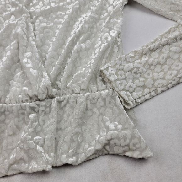 Express winter white velvet snow lepord faux wrap puff shoulder peblum top - Picture 5 of 8